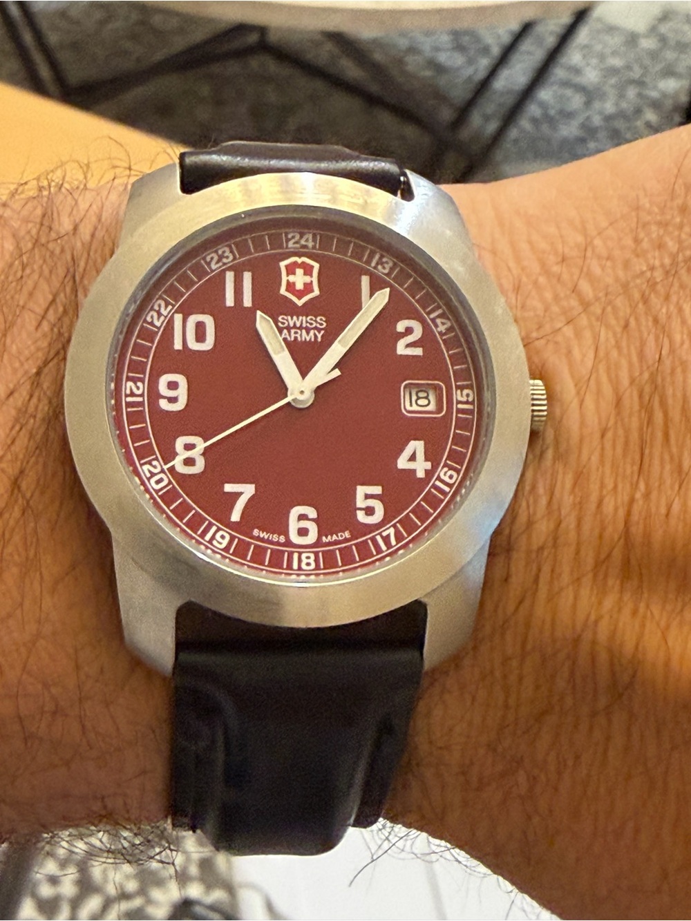Victorinox Swiss Army Garrison Field Watch Signature Red Dial 38mm Men’s Swiss